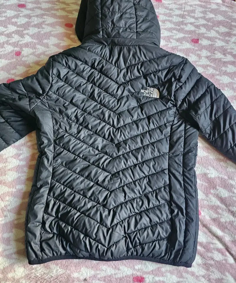 Chaqueta negra The North Face con capucha - 2