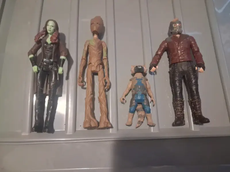 Colección de figuras de acción de superhéroes - 2