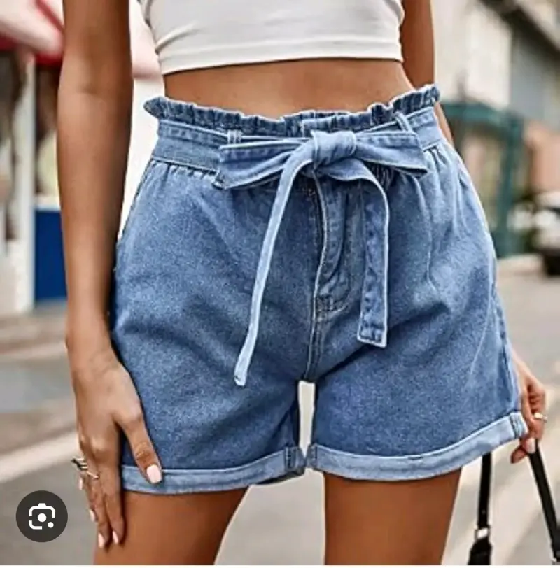 Shorts de mezclilla con cinturón para mujer - 1