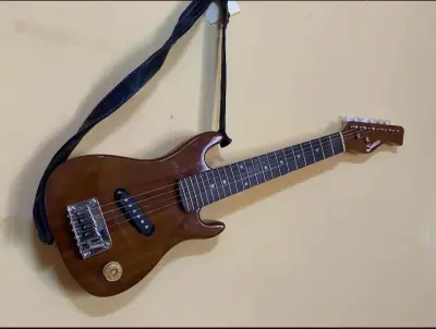 Guitarra eléctrica Santana con funda - miniatura 2