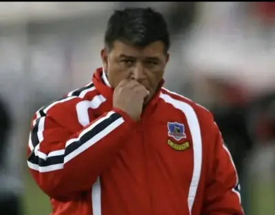 Chaqueta Roja Umbro Colo-Colo Oficial - miniatura 4
