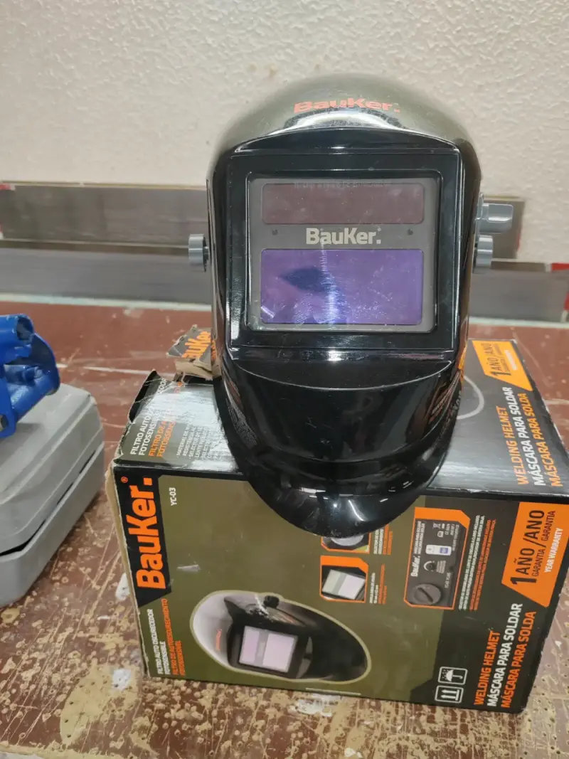 Máscara para soldar Bauker con filtro automático