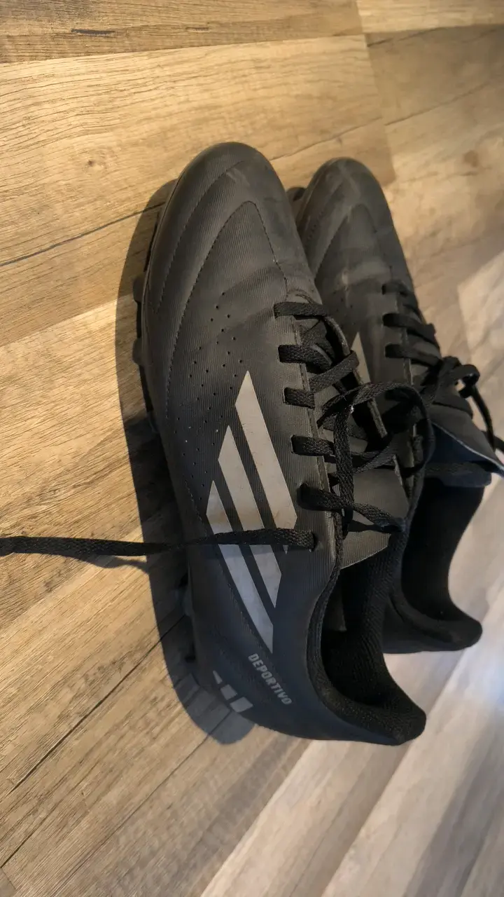 Zapatillas de fútbol negras Adidas Deportivas - 1