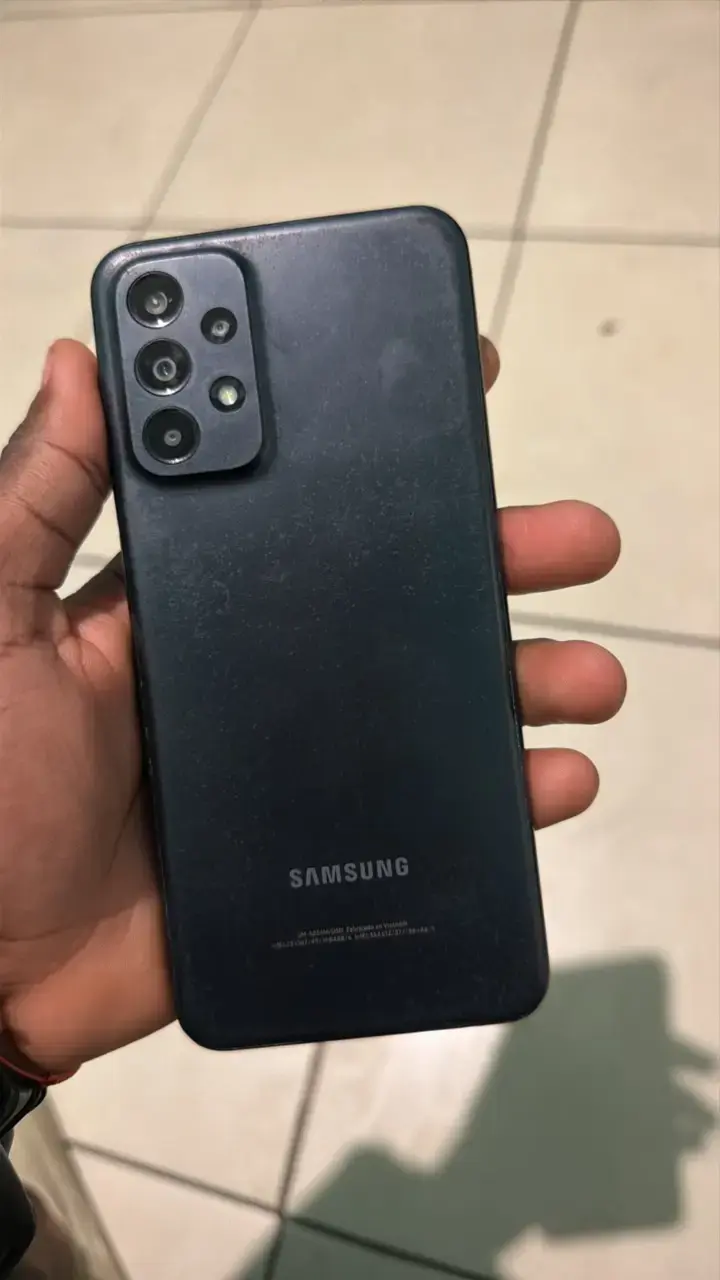 Samsung Galaxy A23 5G en buen estado - 3