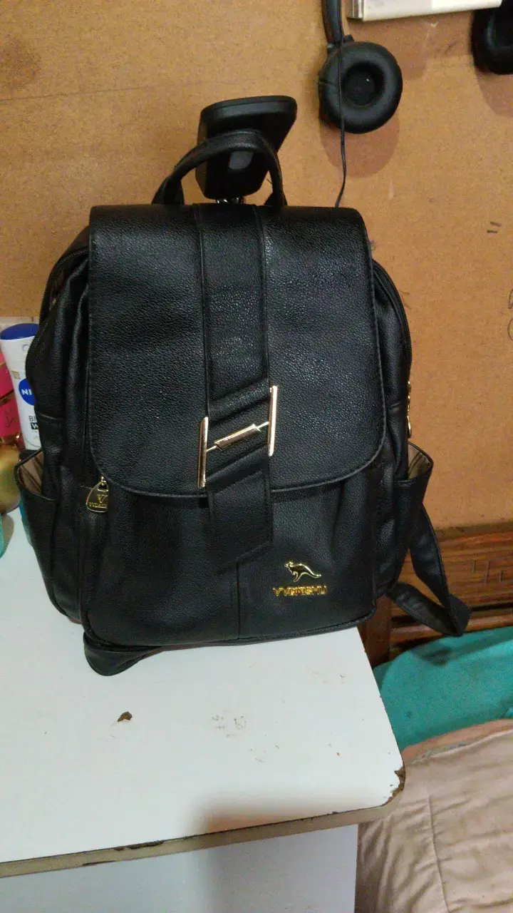 Mochila de cuero negra Vvivid con diseño elegante - 1