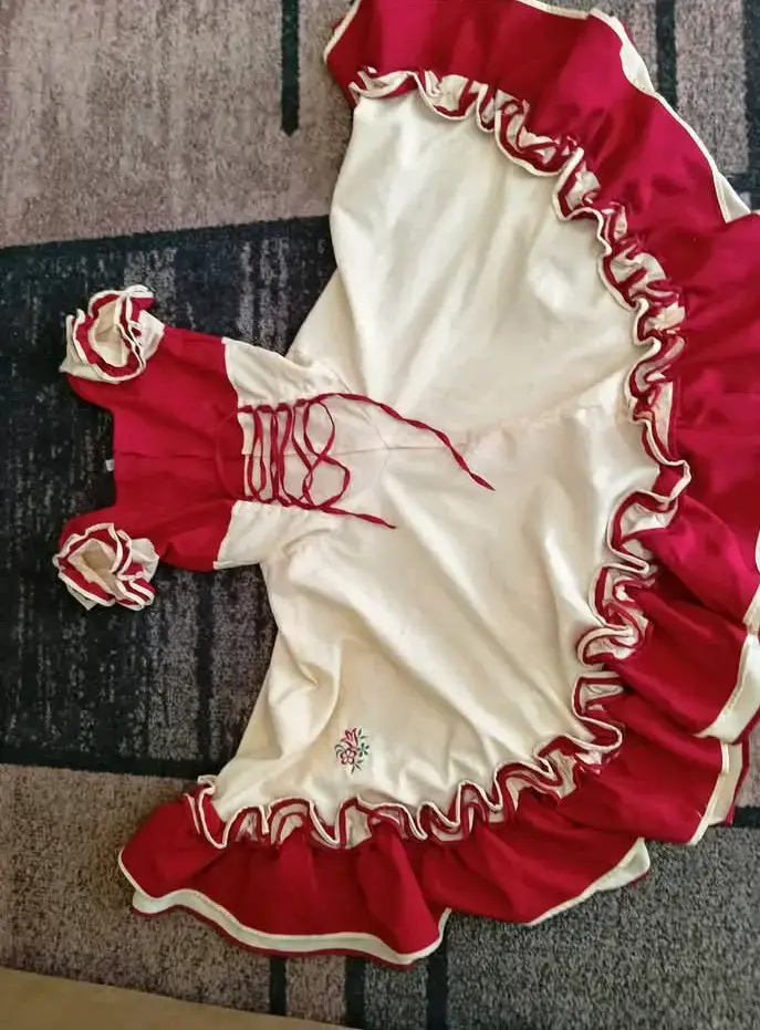 Vestido de fiesta tradicional rojo y blanco - 2