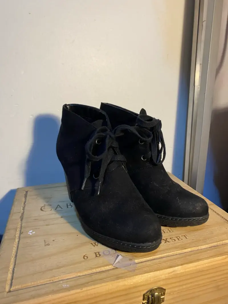 Botines de gamuza negros con tacón alto - 1