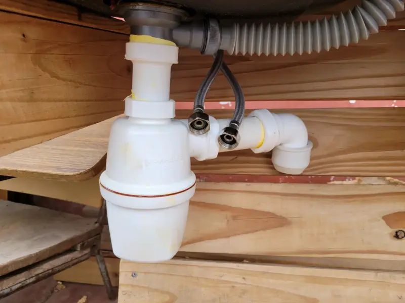 Lavaplatos de acero inoxidable con grifo - 3