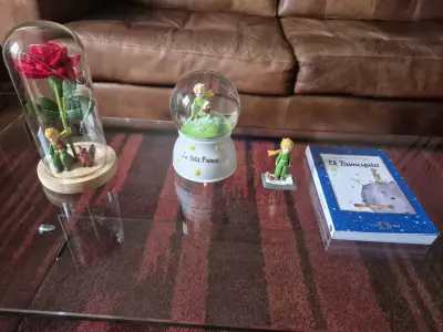 Set decorativo El Principito con rosa y bola de nieve - miniatura 3
