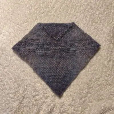 Poncho tejido en telar cuadrado - miniatura 1