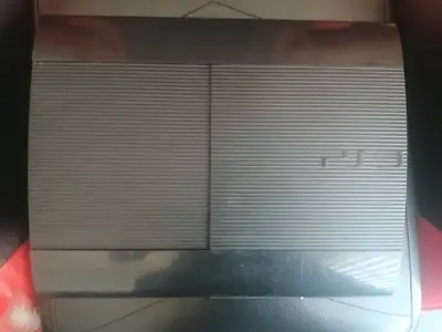 Consola Sony PS3 Slim en buen estado - miniatura 1