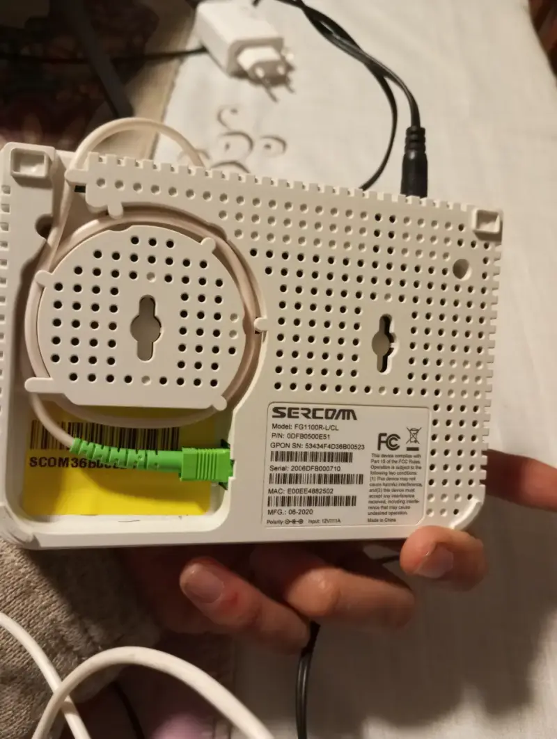 Modem ONU GPON Sercomm FG1100R + Cargador 12V + Ca - 3