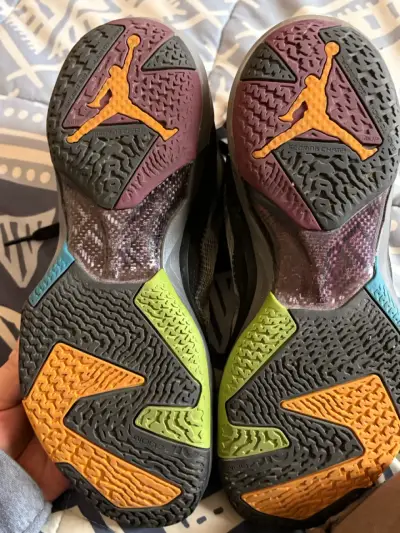 Zapatillas deportivas nike AirJordan 37 multicolor - miniatura 1