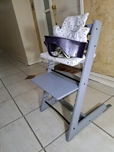 Silla alta para bebé y niños Stokke gris - miniatura 2