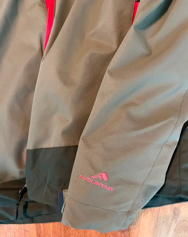 Chaqueta impermeable Rusty verde con gorro y polar - 3