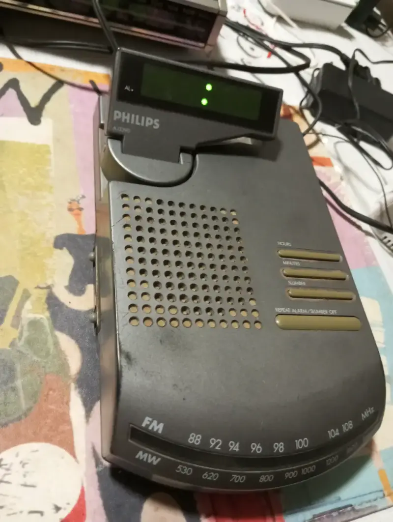 Radio Reloj Despertador Vintage Philips AJ 3390 FM - 1