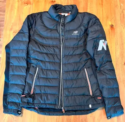 Chaqueta acolchada New Balance negra para mujer - miniatura 1