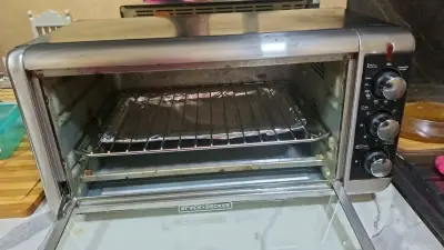 Horno eléctrico Black+Decker en buen estado - miniatura 1