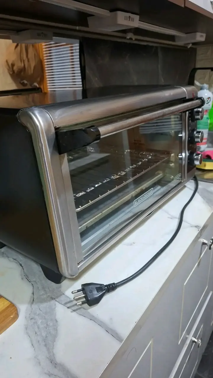 Horno eléctrico Black+Decker en buen estado - 2