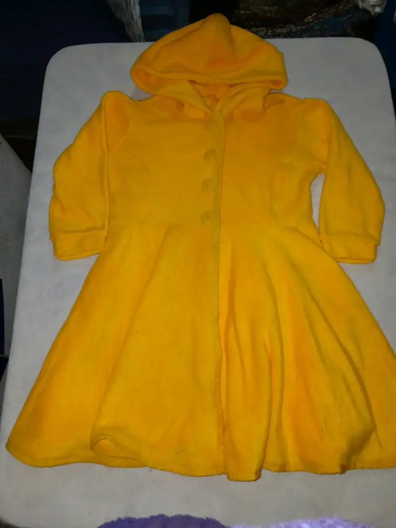 Vestido infantil con girasoles y capa amarilla - 3