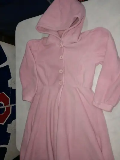 Vestido infantil rosa con flores y capa - miniatura 3