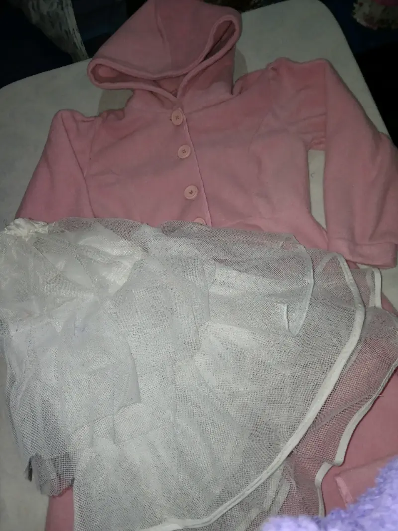 Vestido infantil rosa con flores y capa - 4