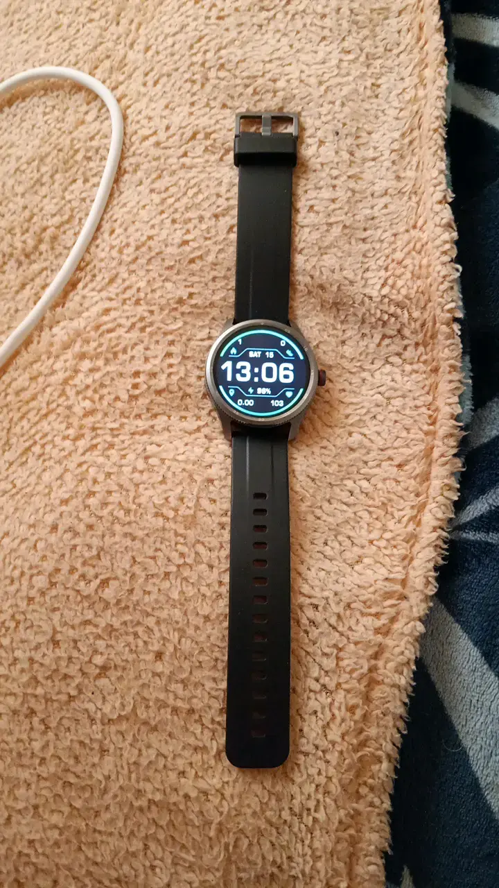 Reloj inteligente con correa negra