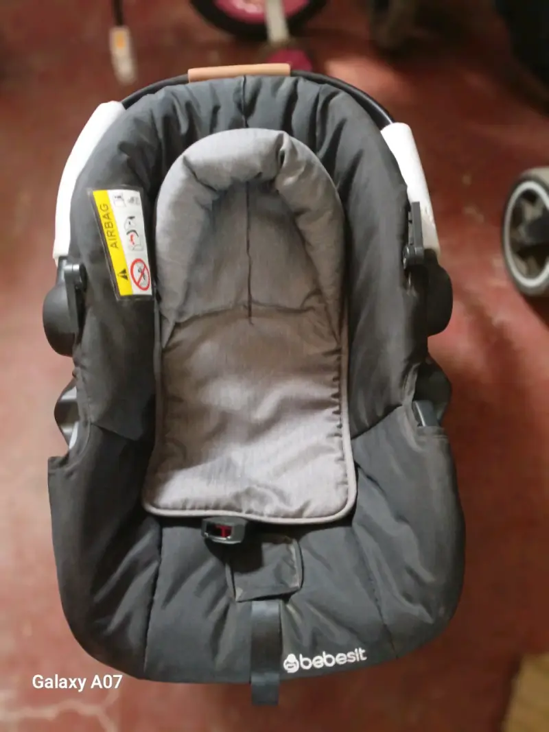 Coche de bebé Bebesit con capota ajustable - 3