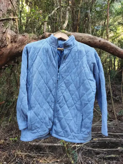 Chaqueta polar azul acolchada - miniatura 2