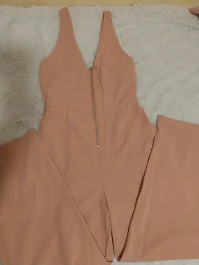 Enterito de mujer color salmón con cierre frontal - miniatura 1