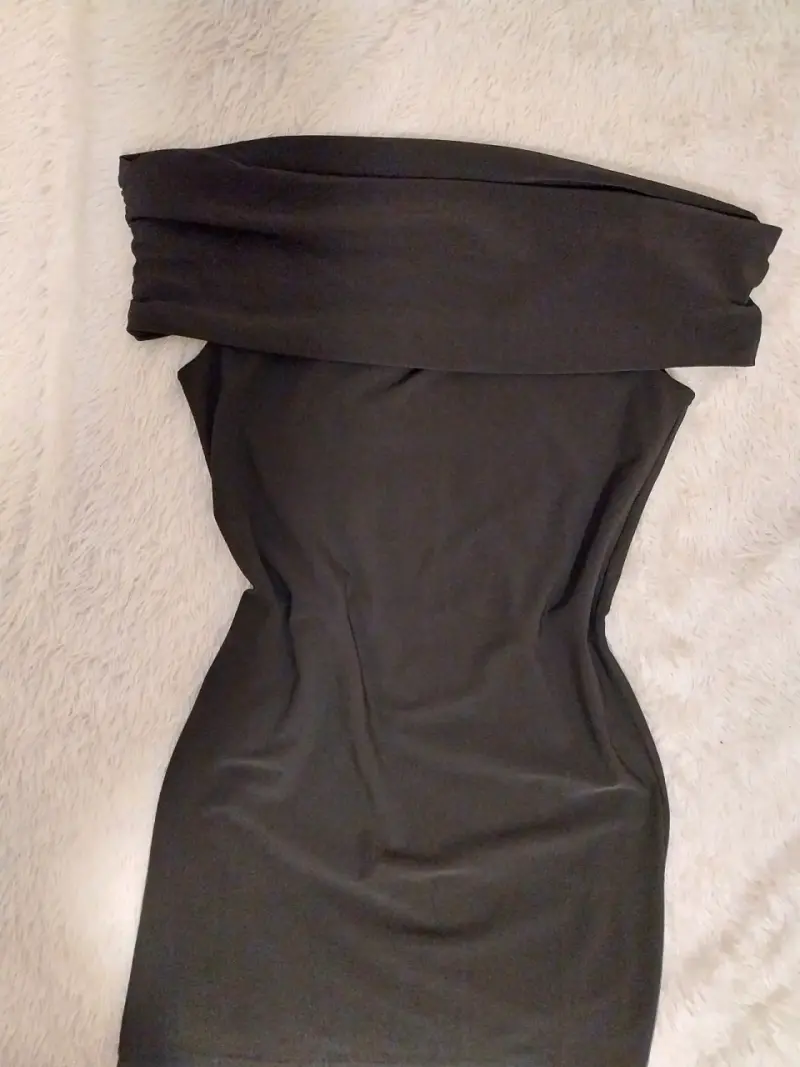 Vestido negro ajustado - 2