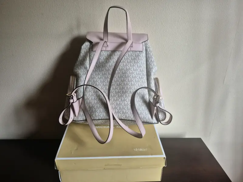 Mochila Michael Kors Jet Set mediana gris y rosa - 2