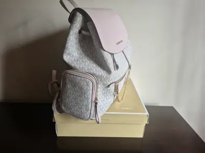 Mochila Michael Kors Jet Set mediana gris y rosa - miniatura 3