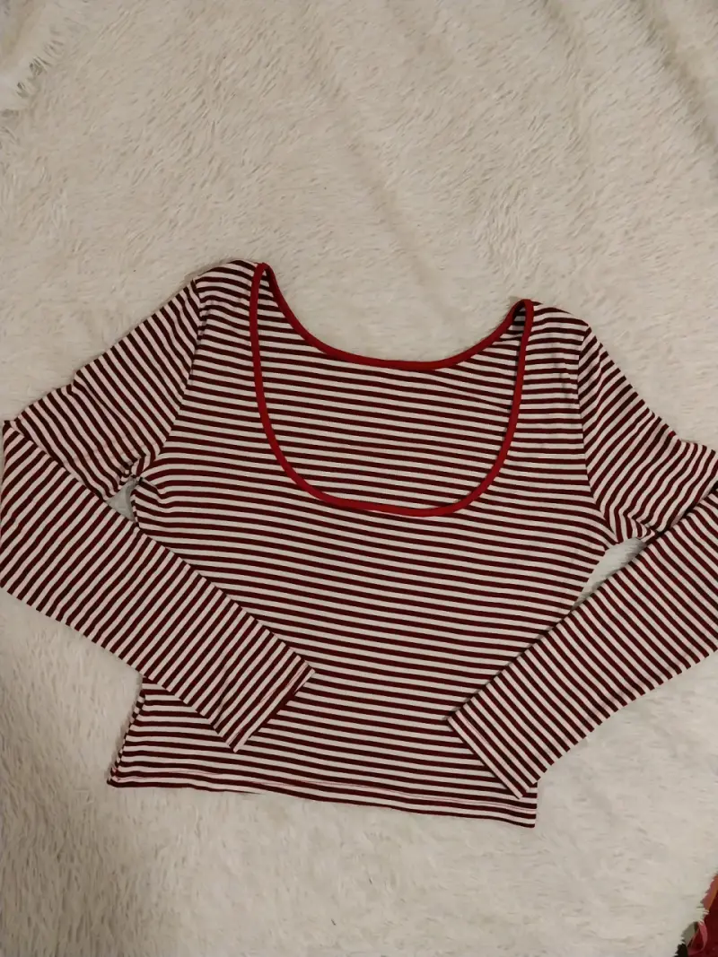 Polera de rayas rojas y blancas talla XL - 1