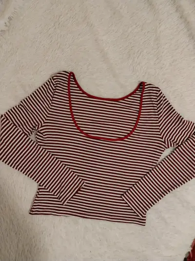 Polera de rayas rojas y blancas talla XL - miniatura 1