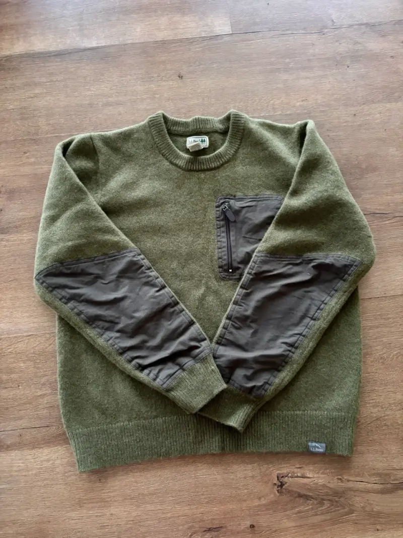 Suéter verde oliva L.L. Bean con bolsillo y parches - 1