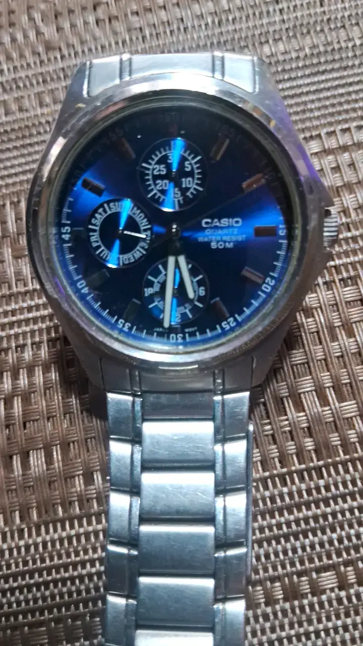 Reloj Casio de acero inoxidable con esfera azul - 2