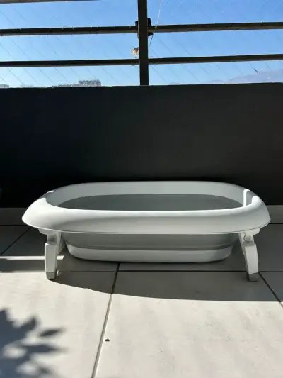 Tina de baño plegable para bebé - miniatura 1