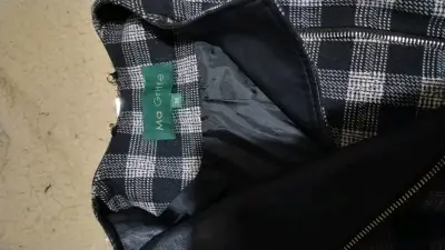 Ropa, chaquetas y pantalones - miniatura 2
