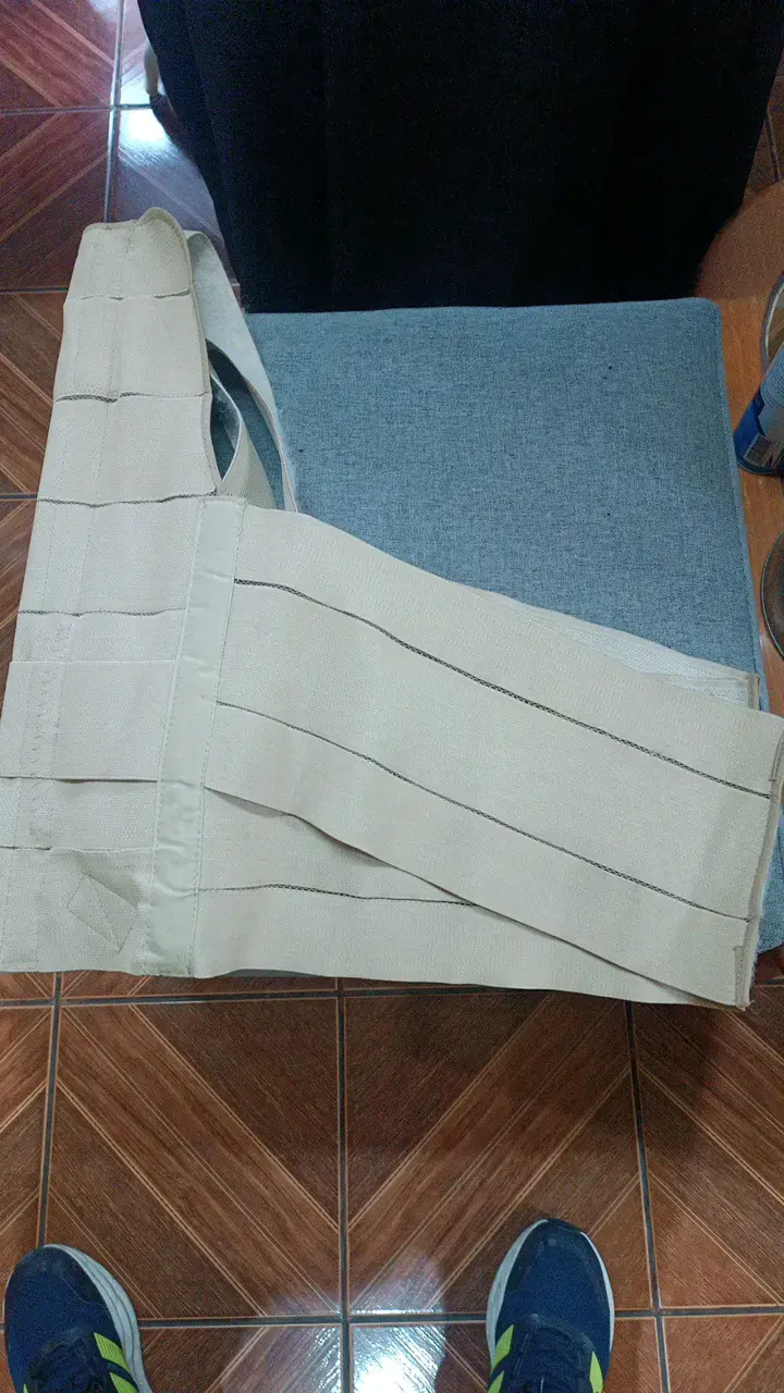 Faja ortopédica beige para soporte lumbar - 1