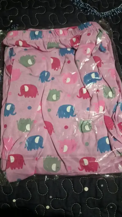 Pijama rosa con diseño para mujer talla M - miniatura 2
