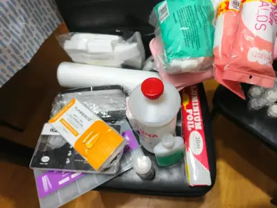 Kit completo de manicura con lámpara UV y accesorios - miniatura 5