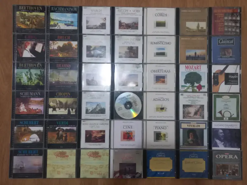 Colección de CDs de música clásica variada