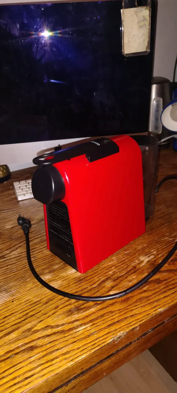Cafetera de cápsulas nespresso roja compacta - 3