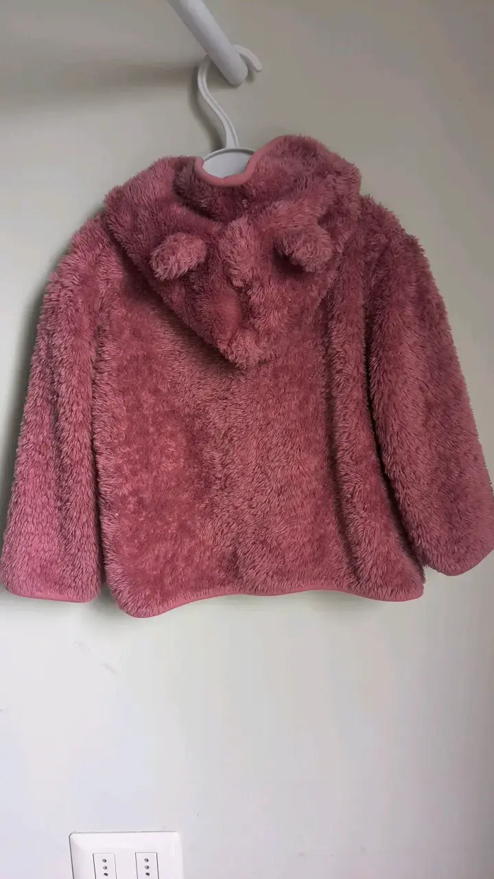 Chaqueta de peluche rosada para niña - 2