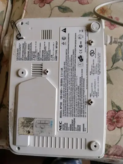 Proyector NEC NP100 DLP en buen estado - miniatura 2