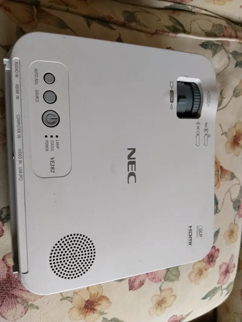 Proyector NEC VE282 HDMI con Altavoz Integrado - 1