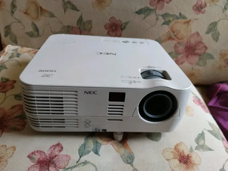 Proyector NEC VE282 HDMI con Altavoz Integrado - 4