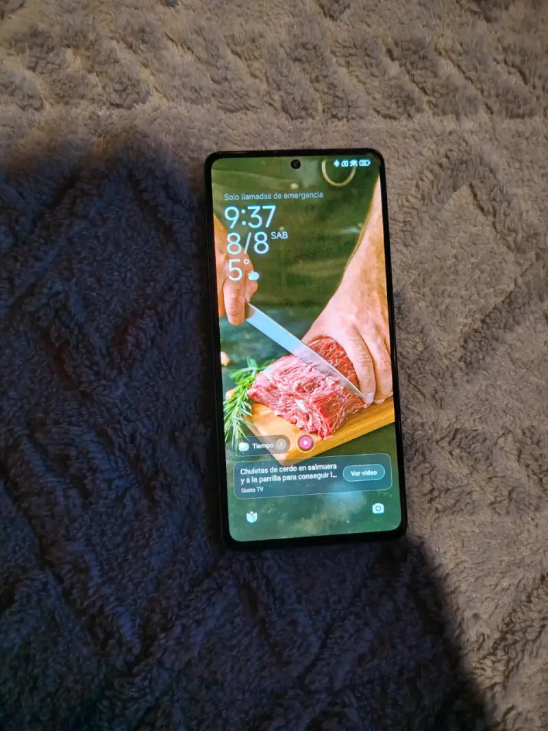 Smartphone Android con triple cámara - 1