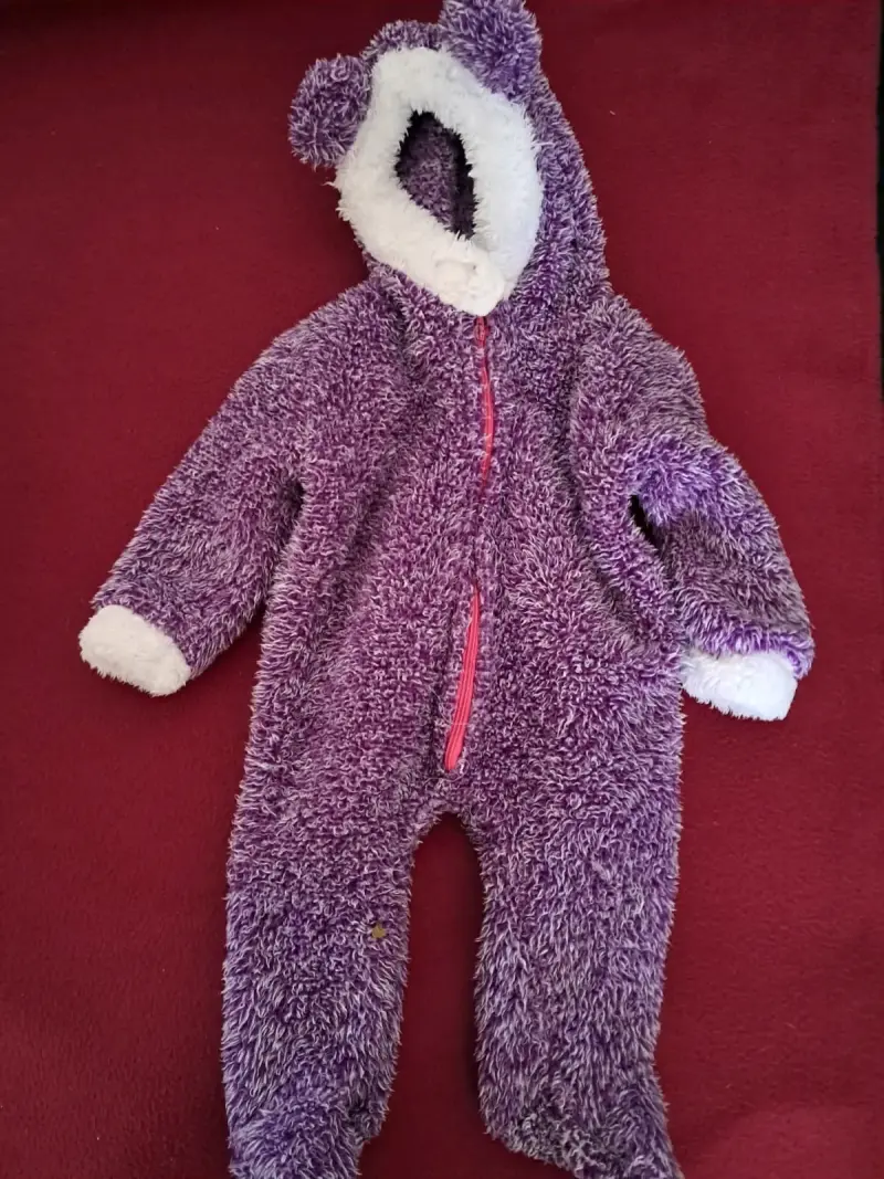 Enterito de bebé polar morado con capucha